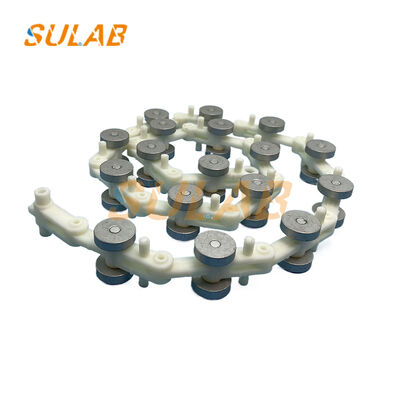 Поворотная цепь эскалатора Xizi Otis XAA332DS с 17 секциями поручня и шагом 50,5 мм, изготовленная из PA66+30%GF