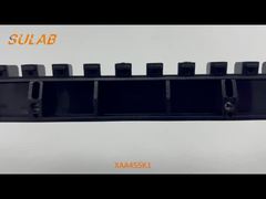 Пластиковые желтые краевые полосы и черные полосы проступи для ступеней эскалатора. Желтая пластиковая полоса эскалатора.