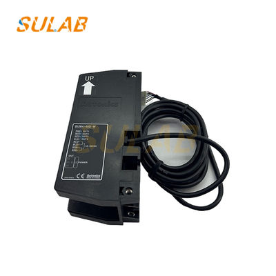 Hyundai BUM4-40D-W Leveling Sensor Photoelectric Switch with 10-30V DC, 4mm Sensing Range and M8 Connector